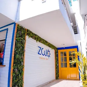 Zojo Marina Bay Estalagem